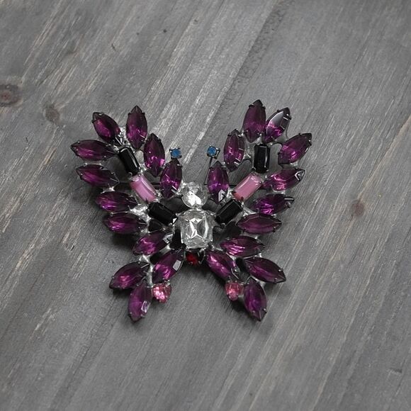 Vintage KJL Kenneth Jay Lane Butterfly Brooch Extra Large Purple Pink Crystals - Picture 4 of 7
